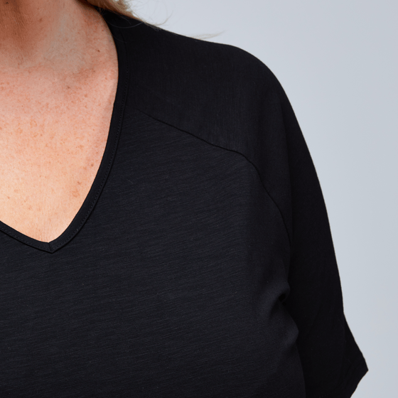 Nicky Tee Black 6