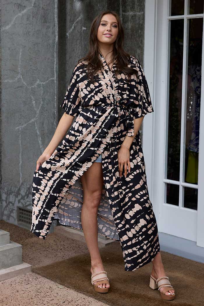 Black print kimono