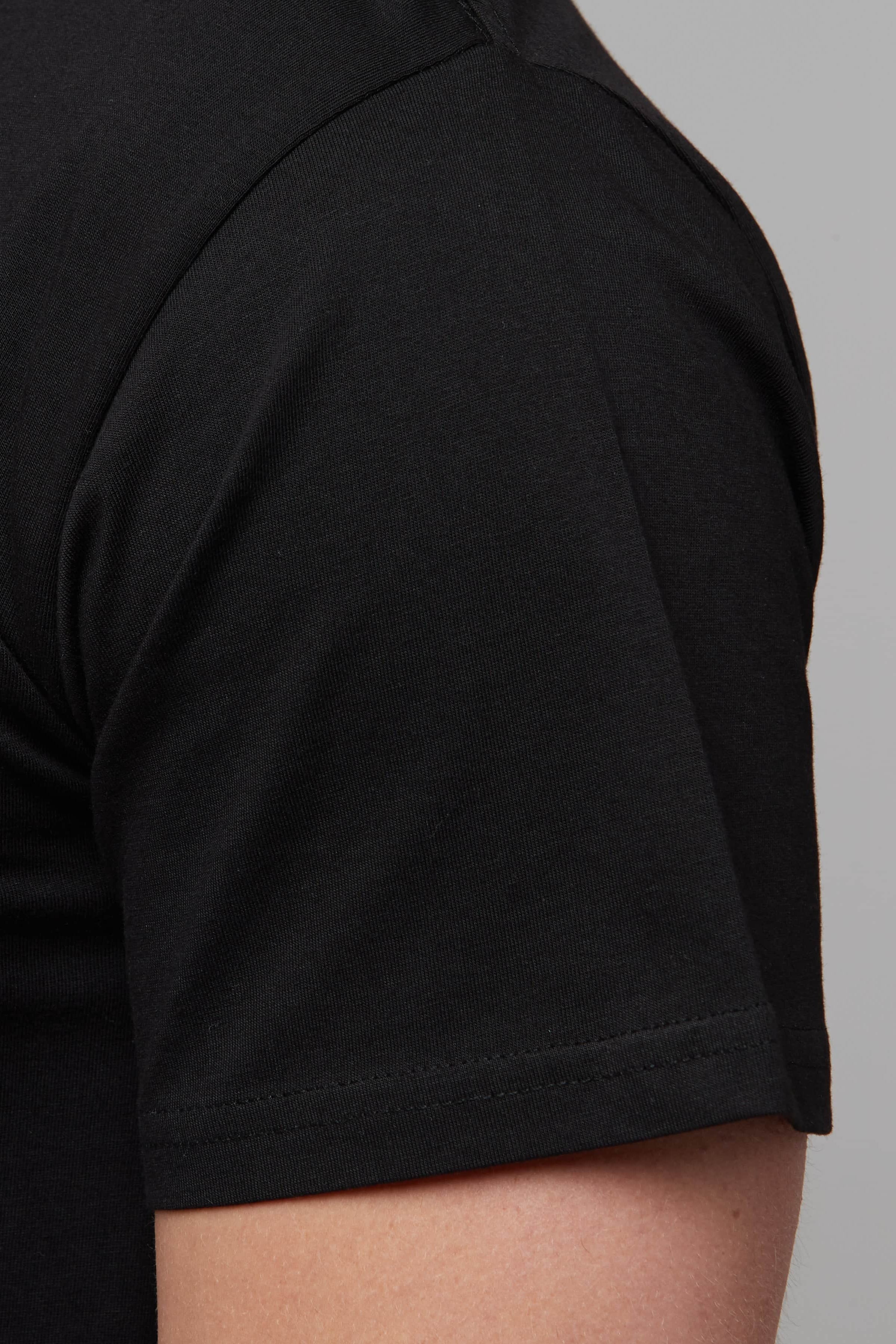 Nico Longline Tee Black 7