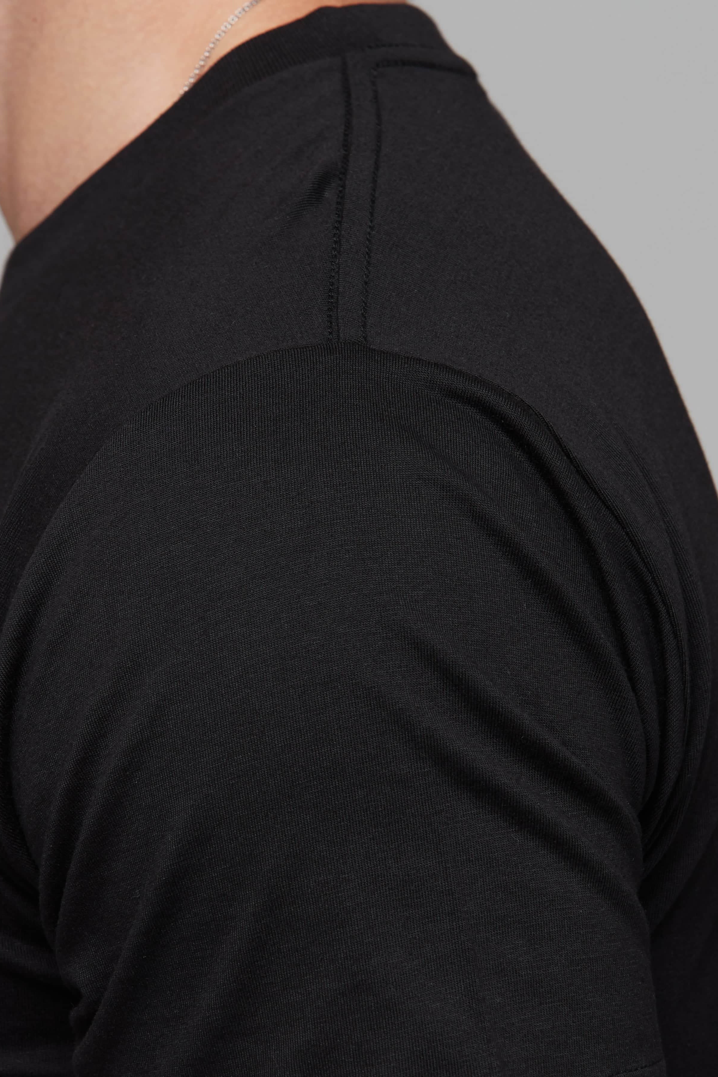 Tristan Tee Black 9