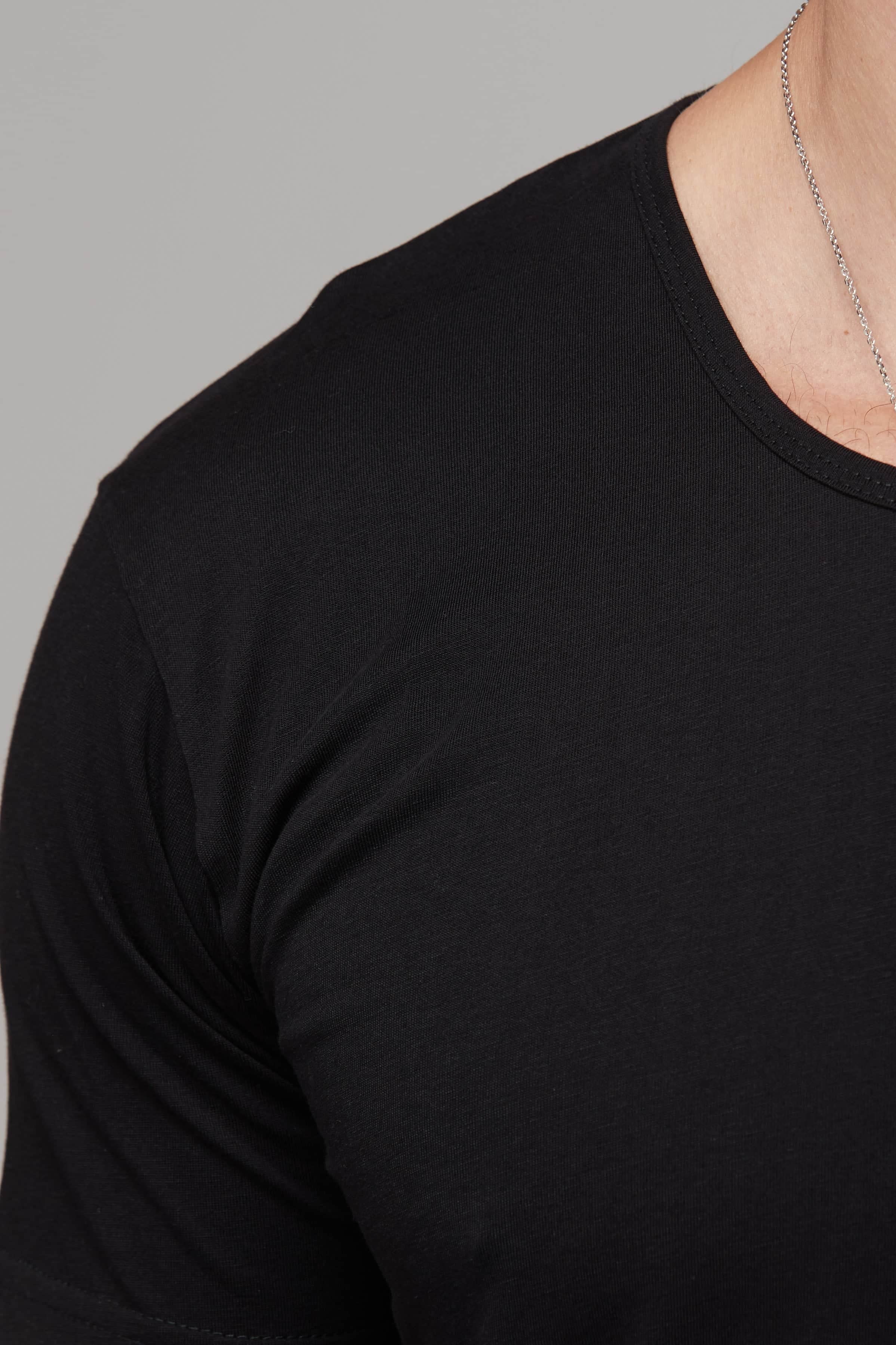 Zayn Tee Black 6