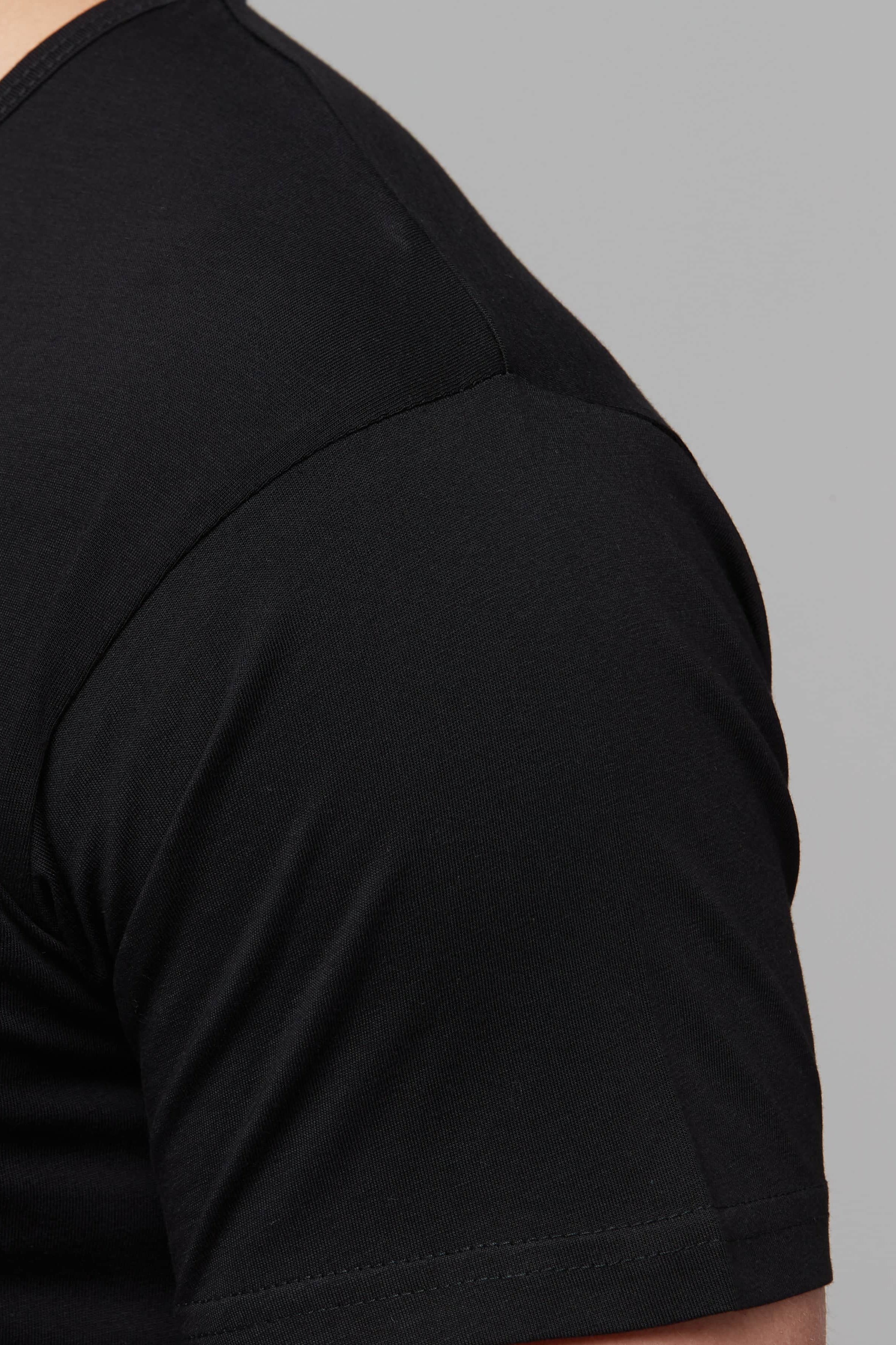 Zayn Tee Black 7