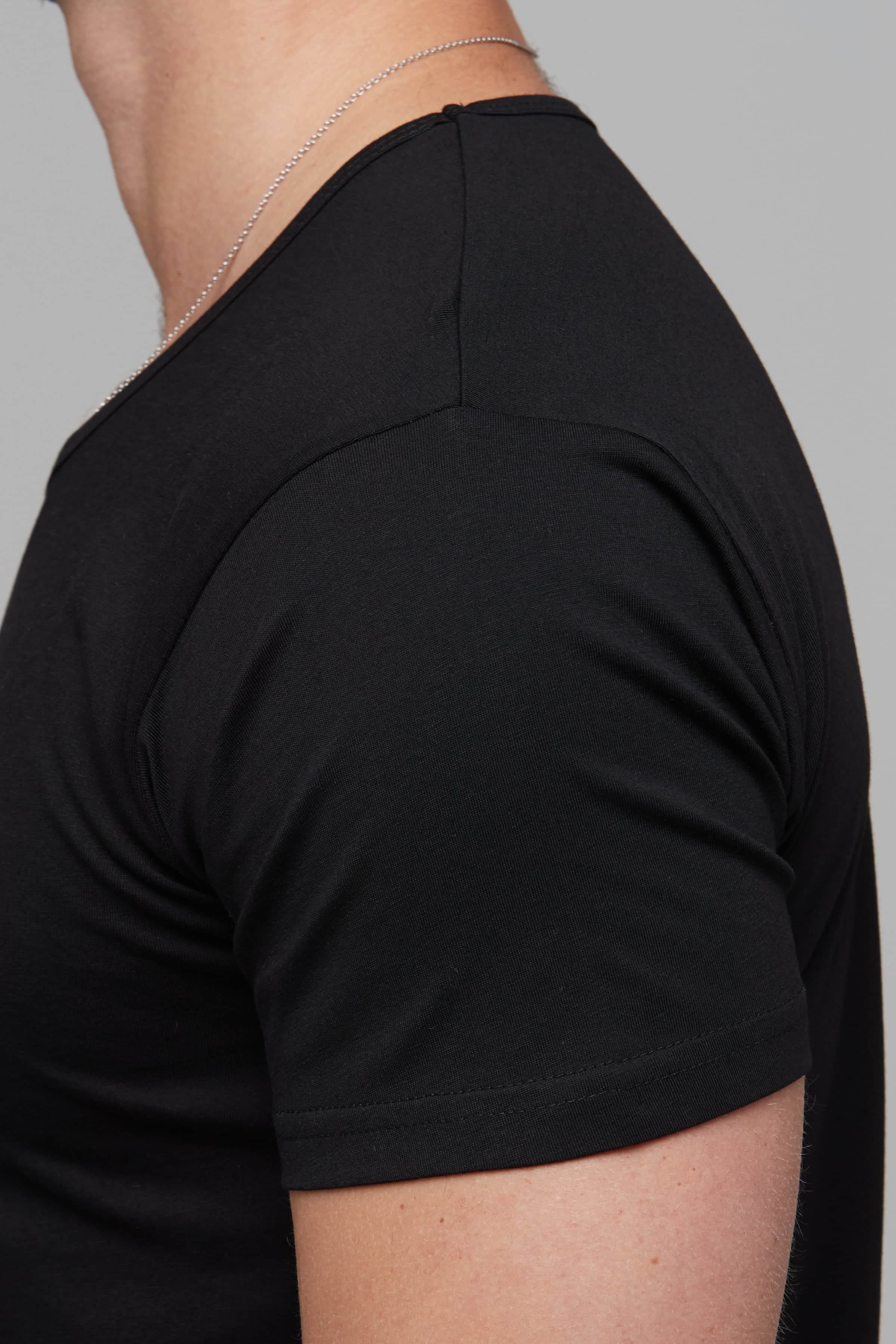 Zayn Tee Black 8