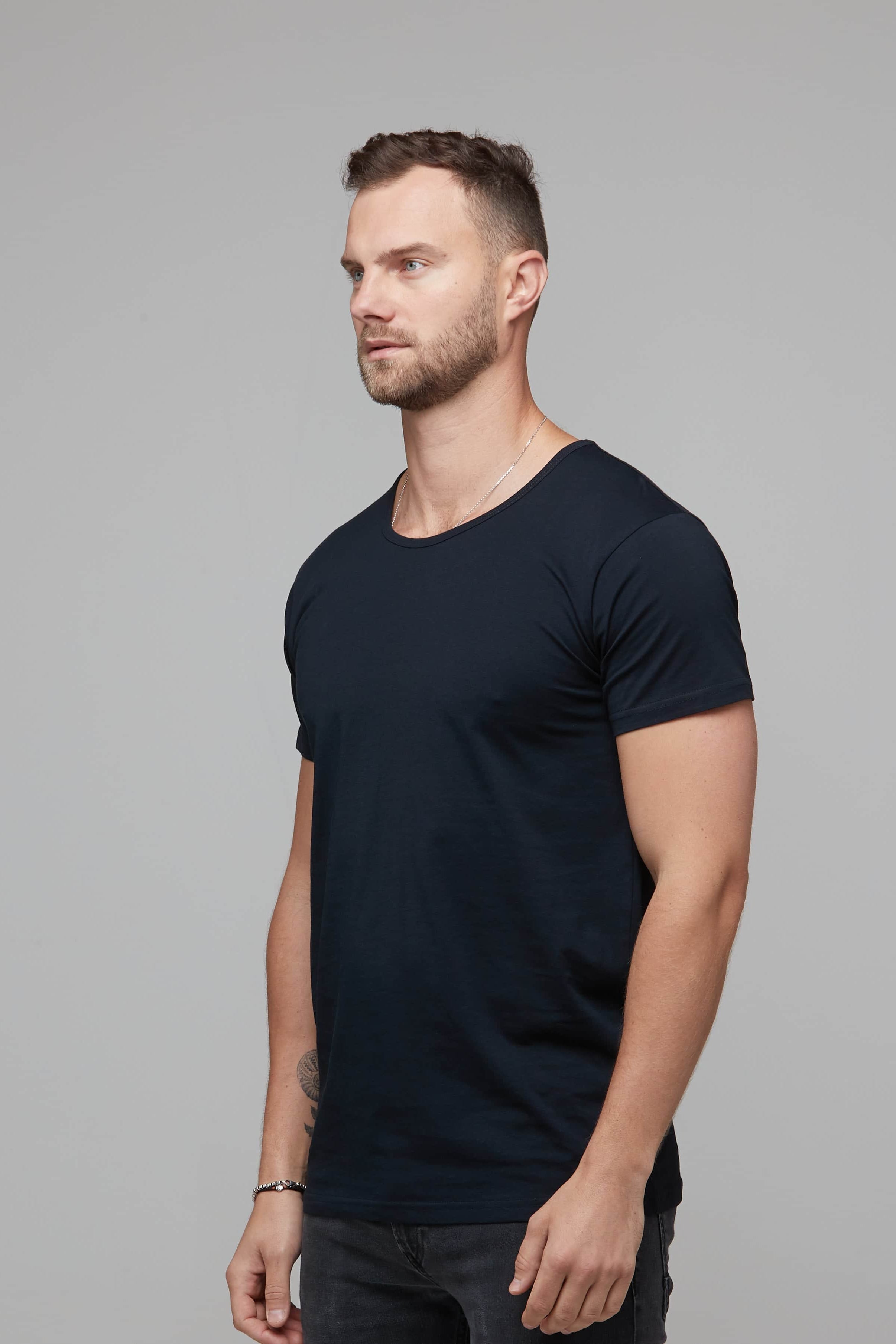 Zayn Tee Navy 3