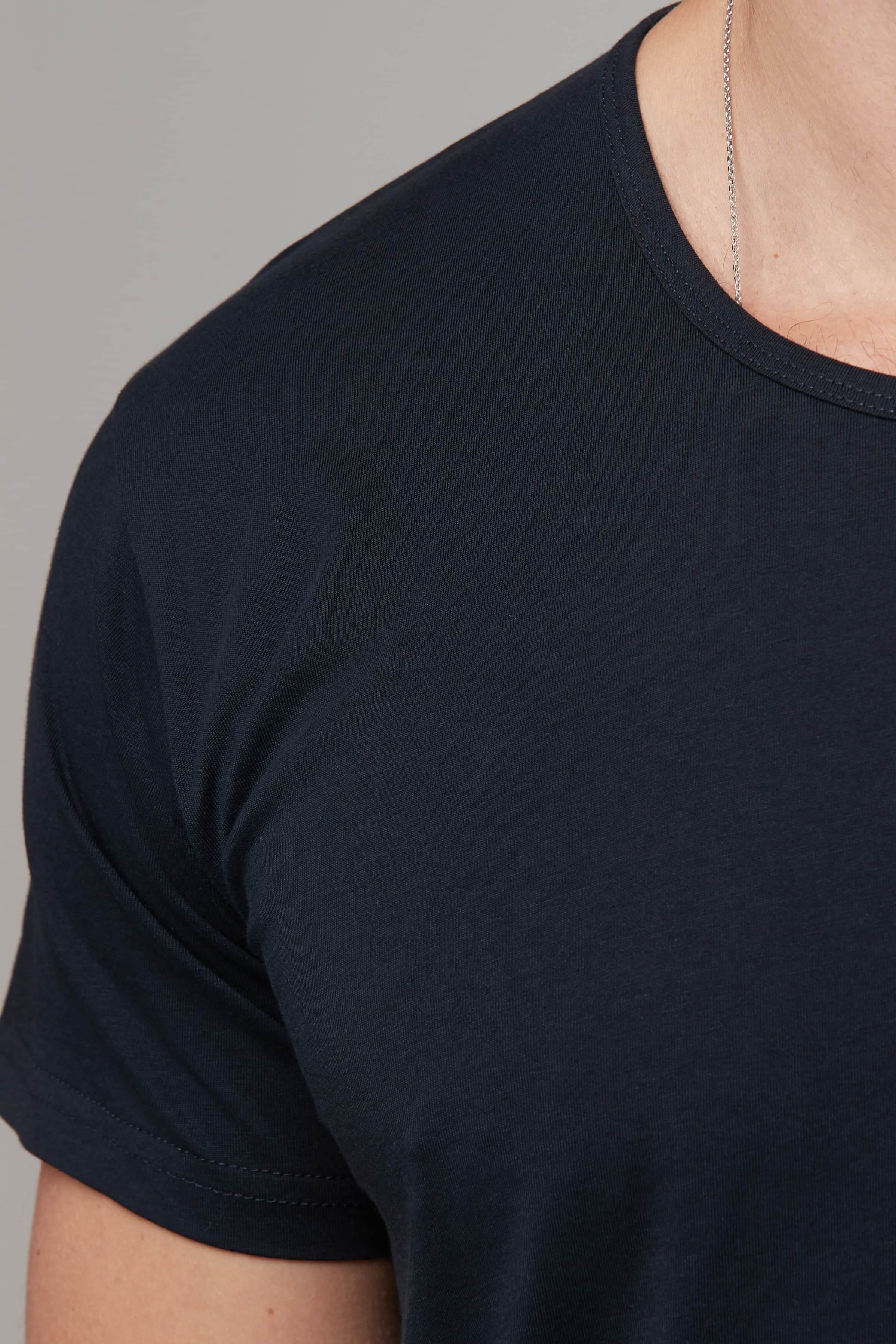 Zayn Tee Navy 6