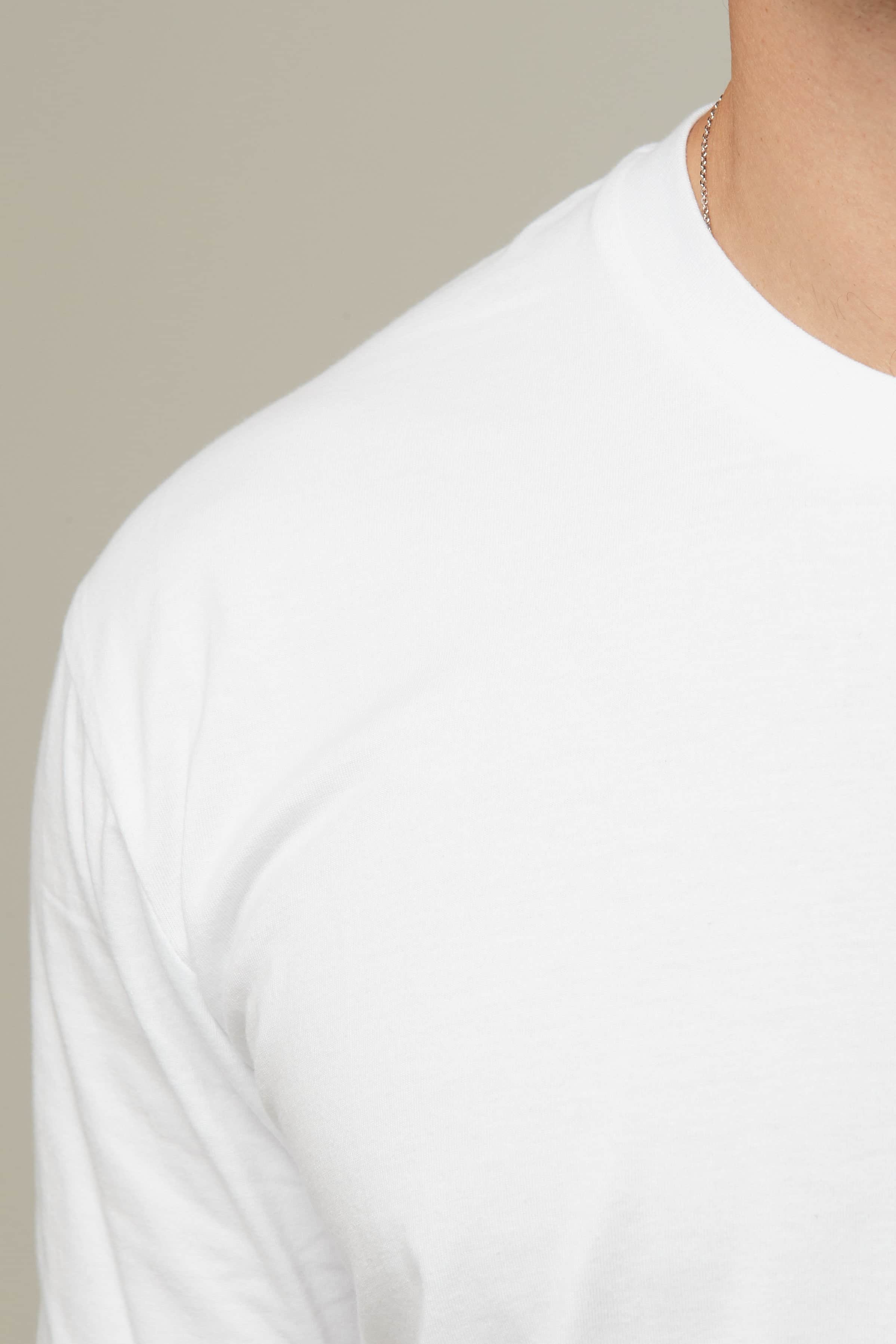 Andre Tee White 6