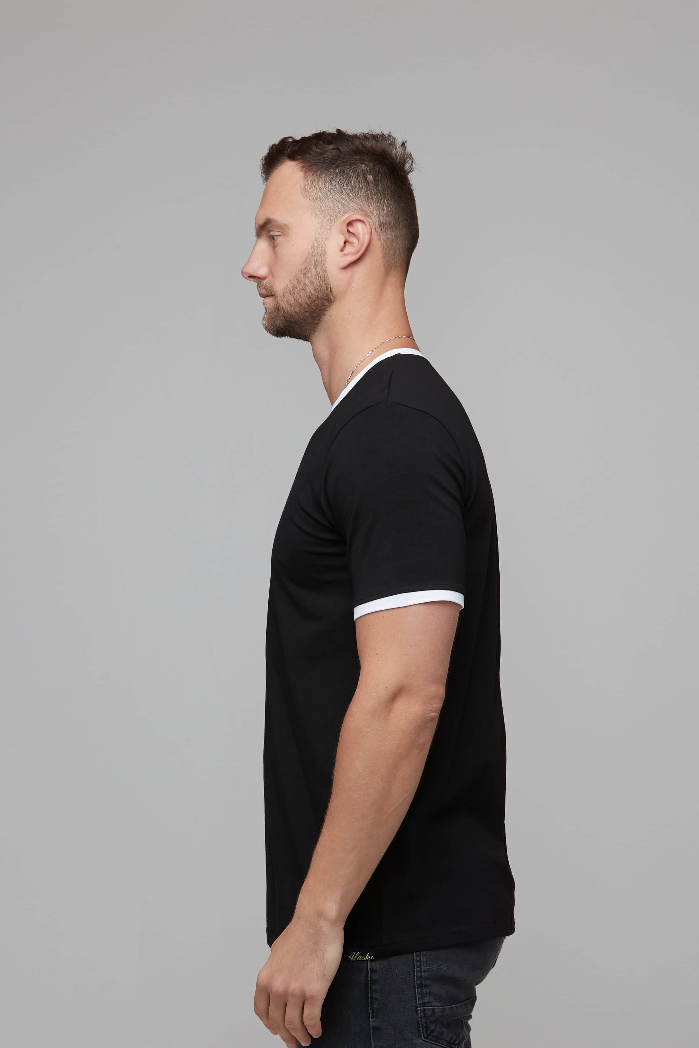 Liam Tee Black/White 4