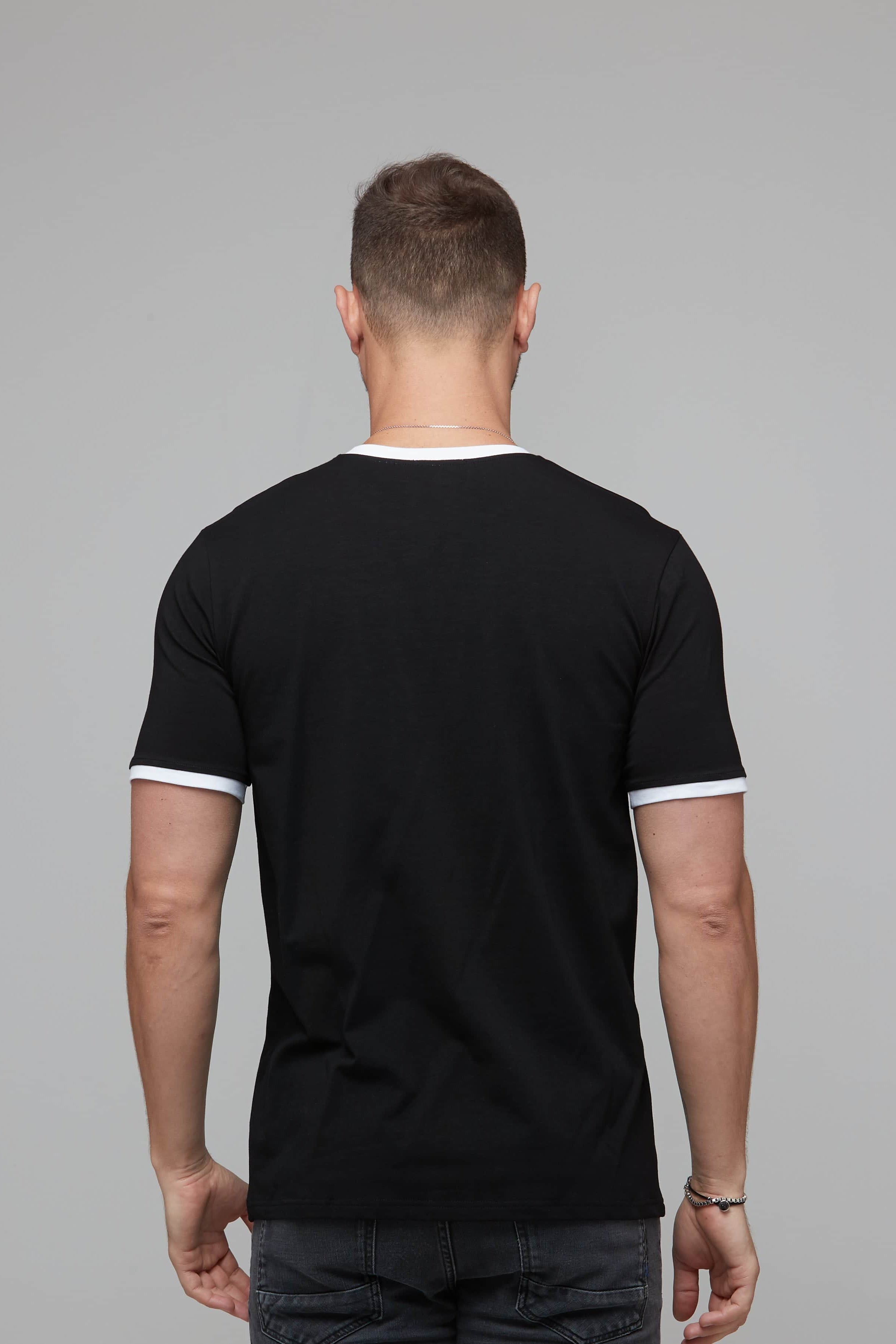 Liam Tee Black/White 5