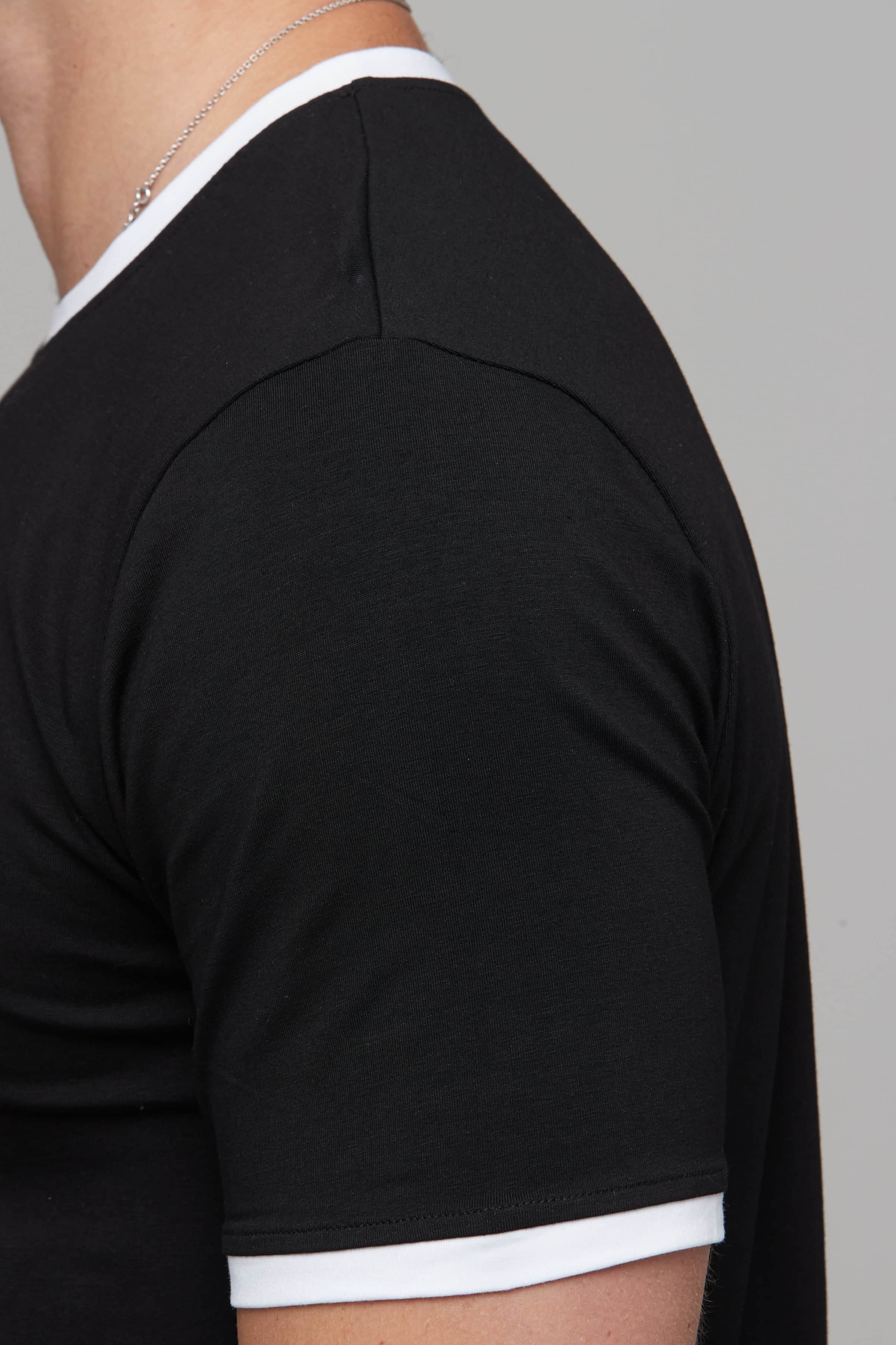 Liam Tee Black/White 8