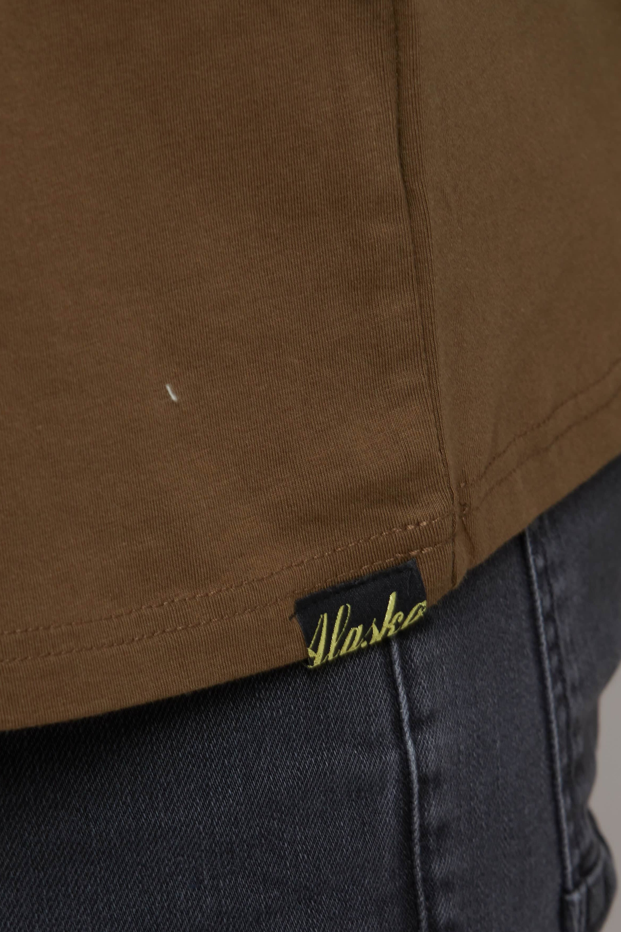 Liam Tee Khaki/Black 7