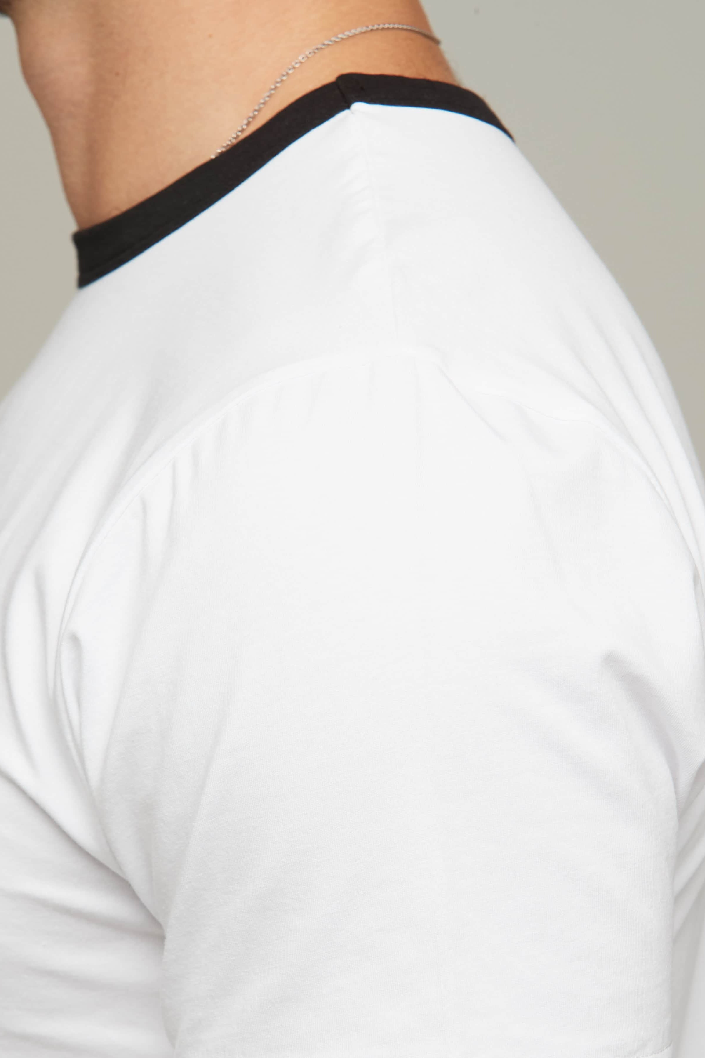 Wyatt Tee White/Black 8