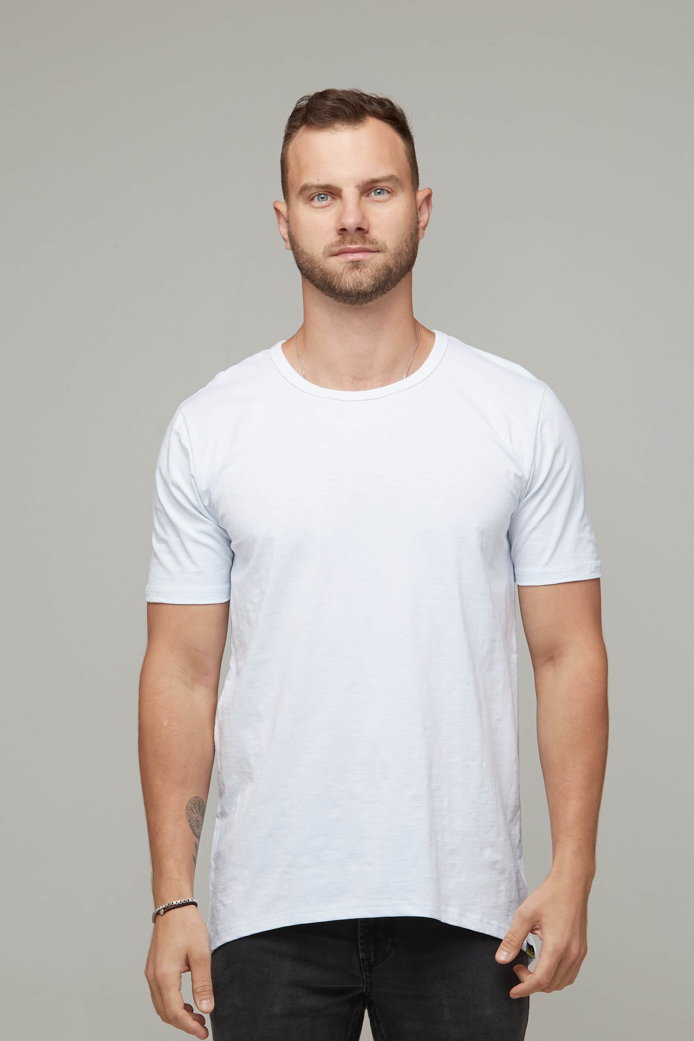 mens white fitted tee