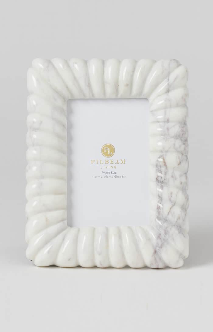 Pilbeam Living Tresser 4 x 6 Photo Frame White 2