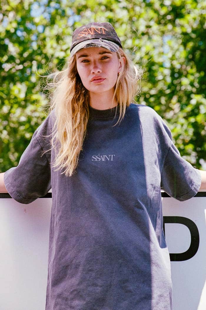 SSAINT No Vacancy Tee Charcoal Acid Wash