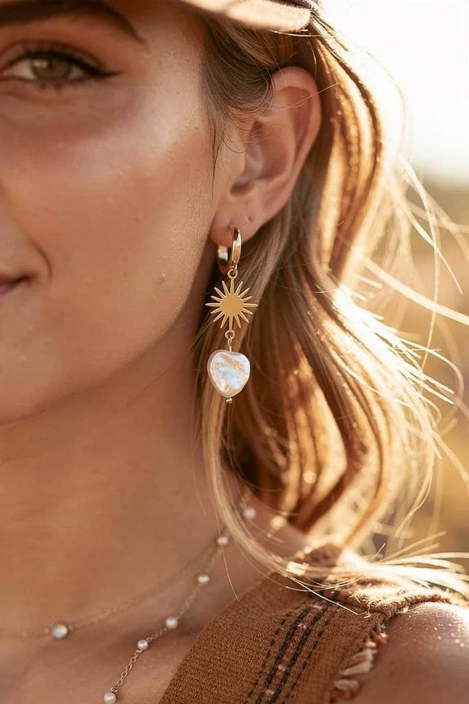 Twigg Anna Heart Pearl Earrings Gold