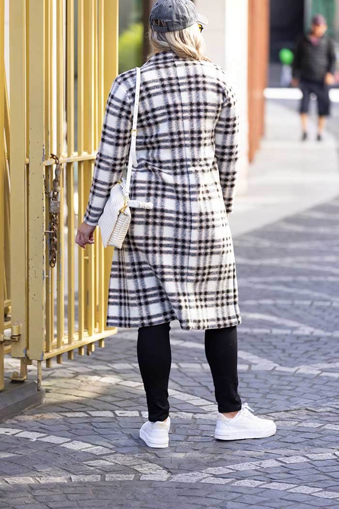 Harriet Cardigan Check Beige Black 3