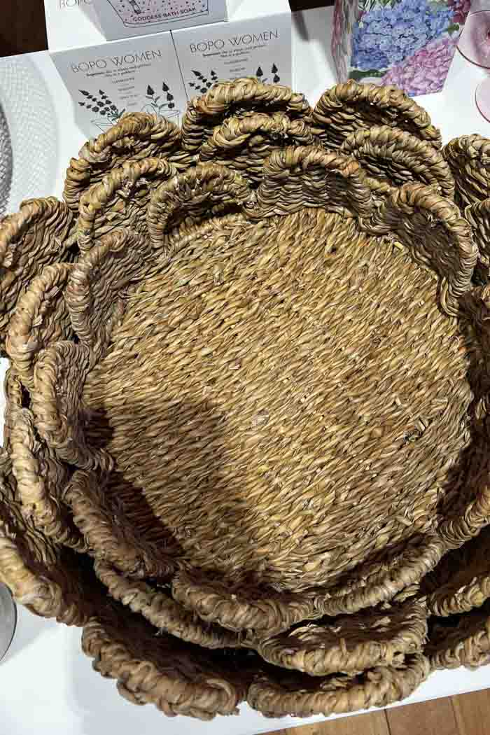 Le Forge Seagrass set/3 Round Scallop Trays Natural 3