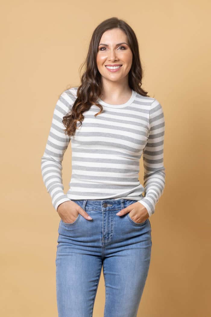 grey striped top sleeves