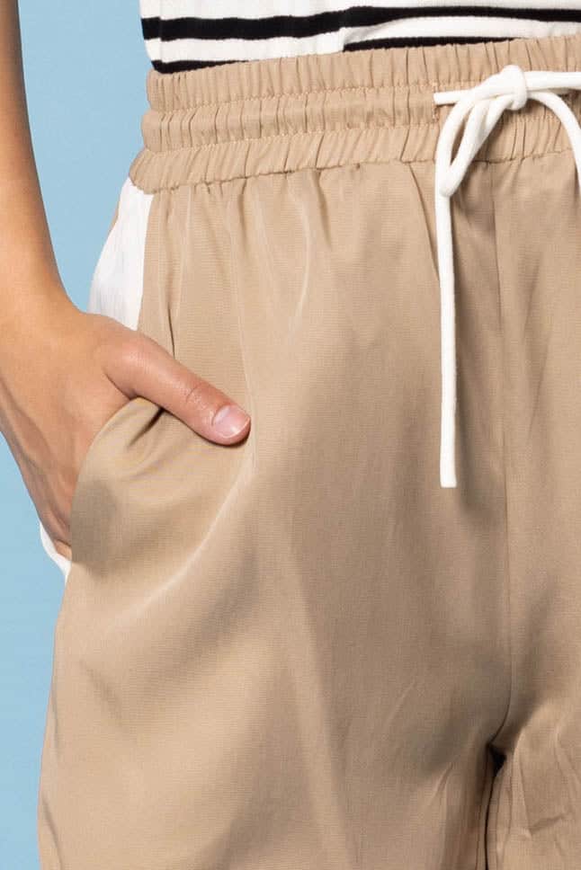 Nikki Shorts Sand 4