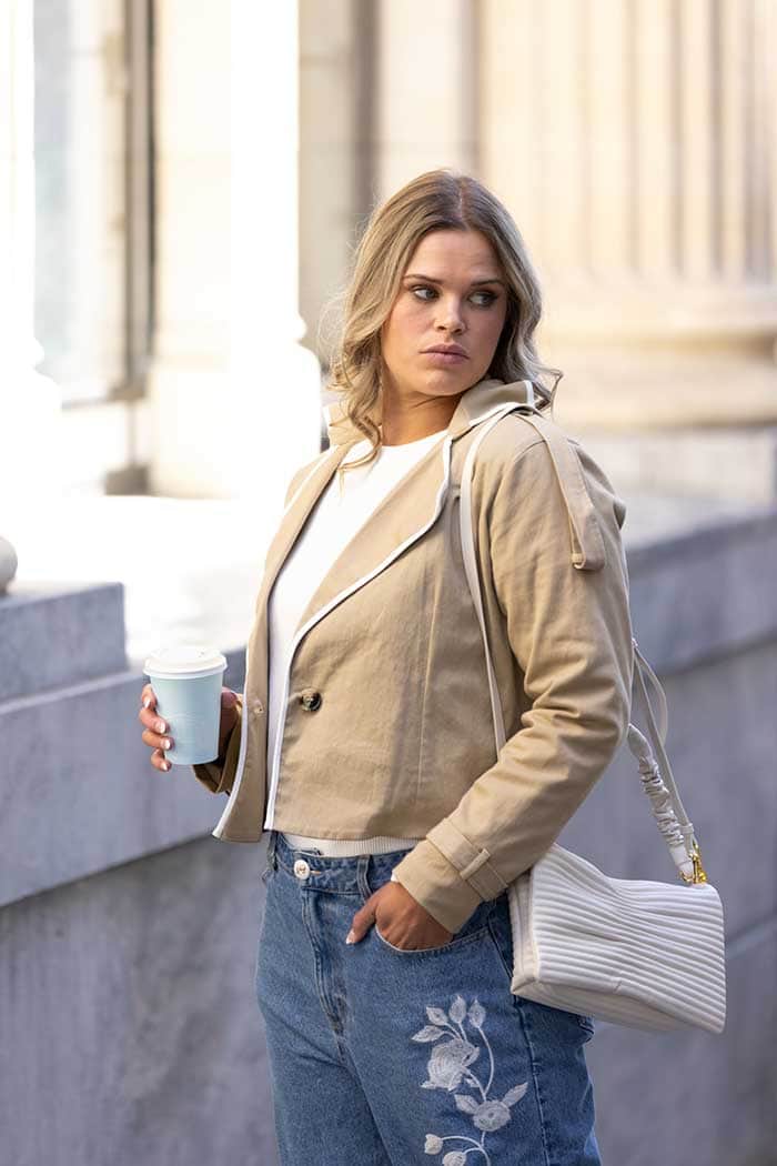 Pearl Cropped Trench Beige 2