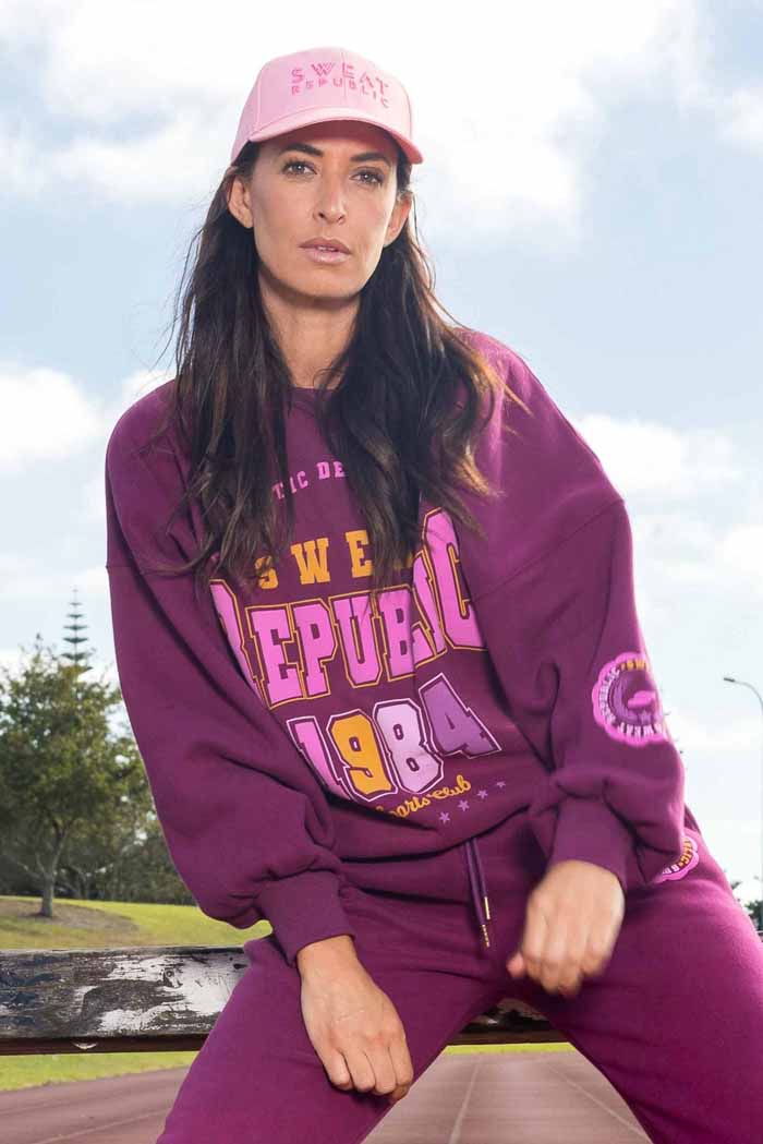 Sports Club Sweater 2