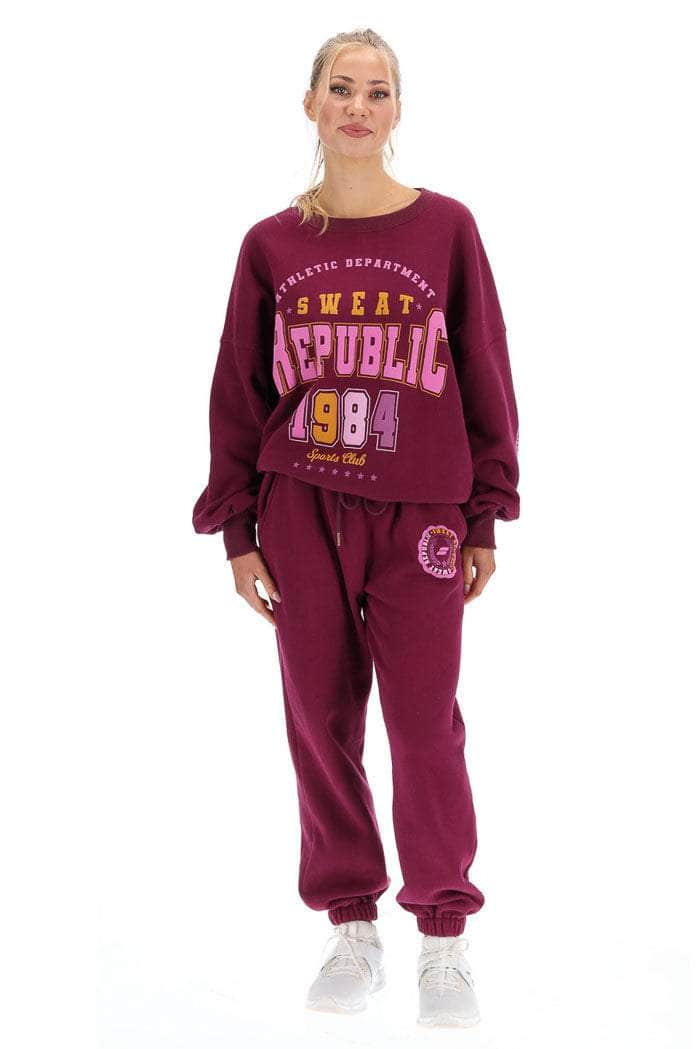 Sports Club Sweater 3