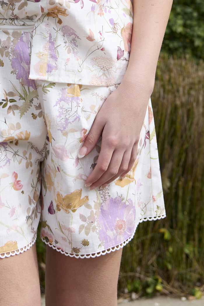 Gilly White Floral Short 5