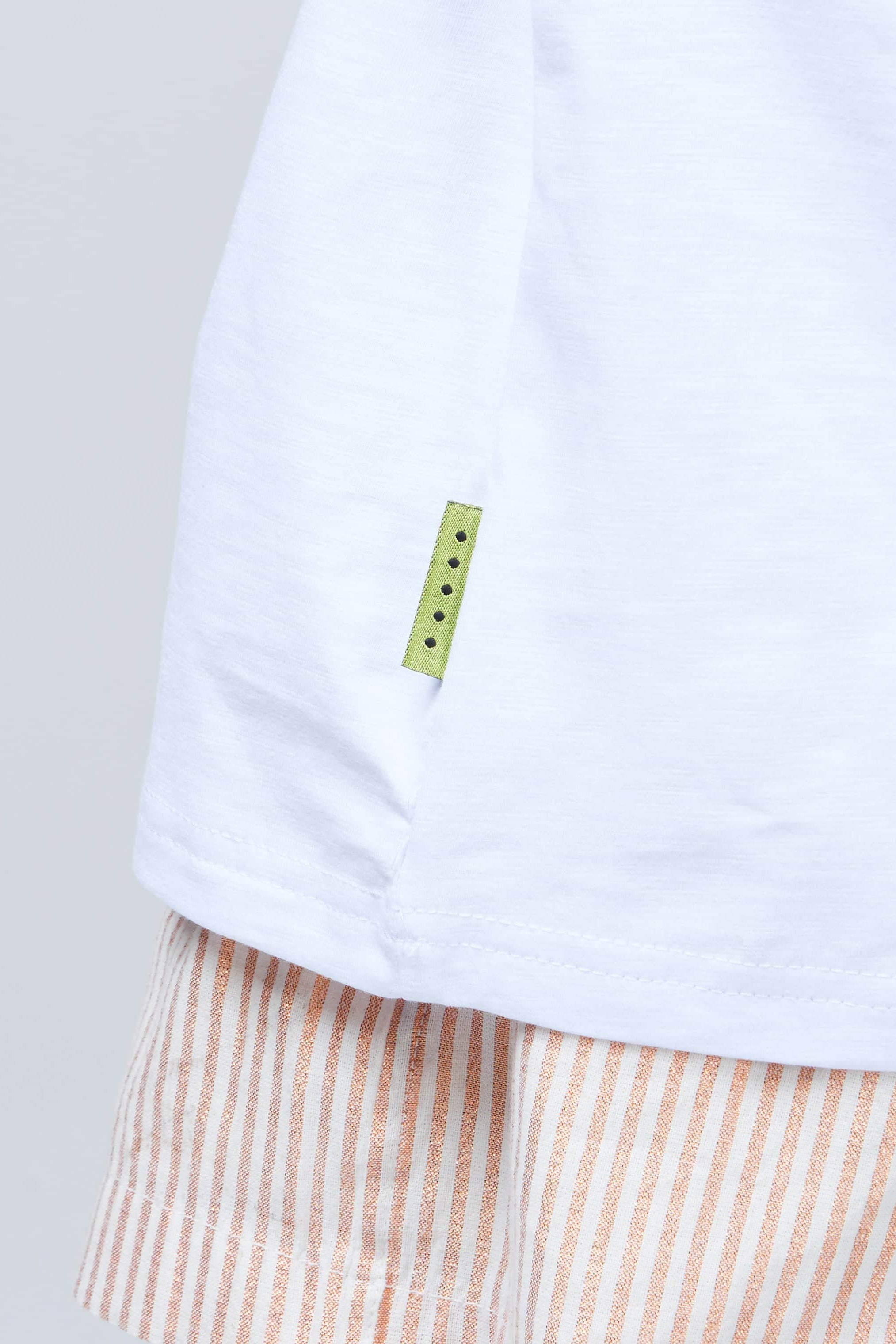 Riley Tee White/Black 5