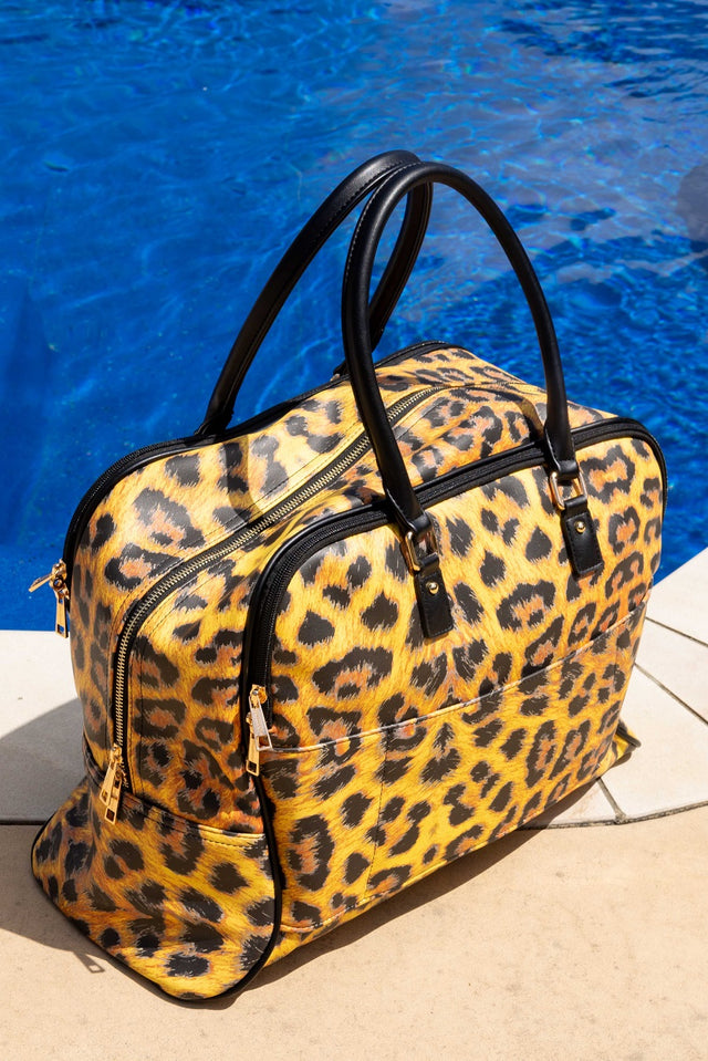 Medium sized leopard travel bag