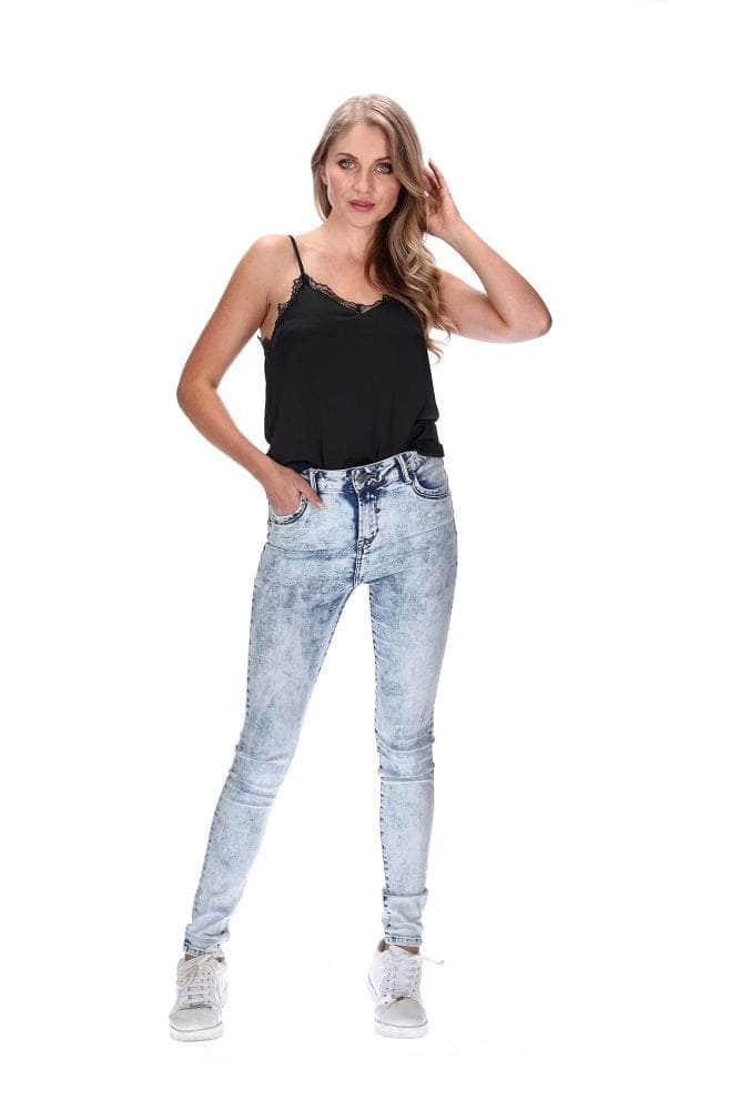 Highwaisted Light Wash Jean