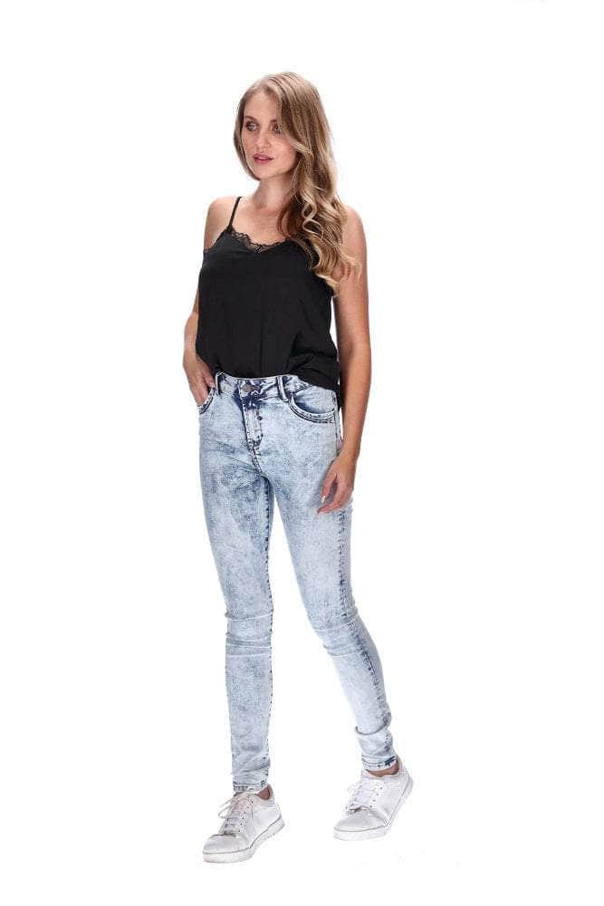 Highwaisted Light Wash Jean