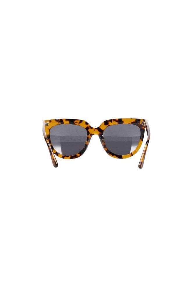 overized cat eye sunglasses in brown tortoise