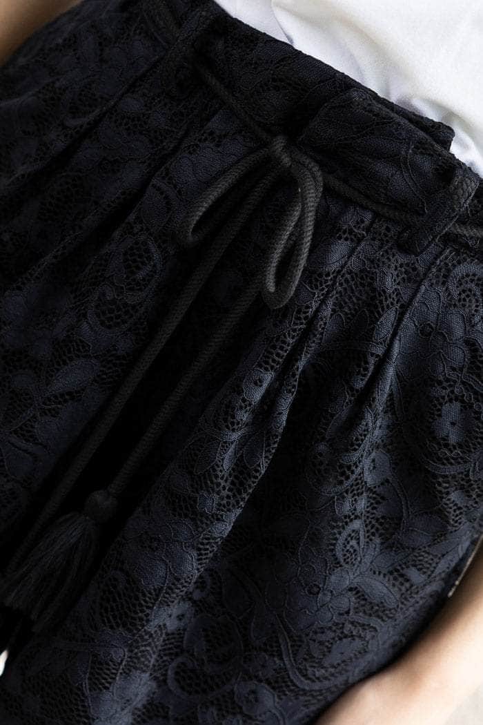 Valentina Shorts Lace Black 4
