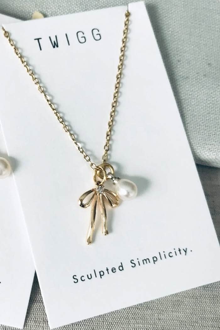 Twigg Petite Bow Necklace Gold