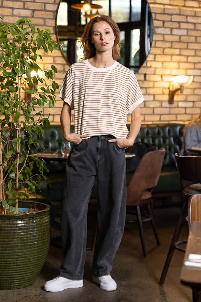 black wash barrel leg jeans